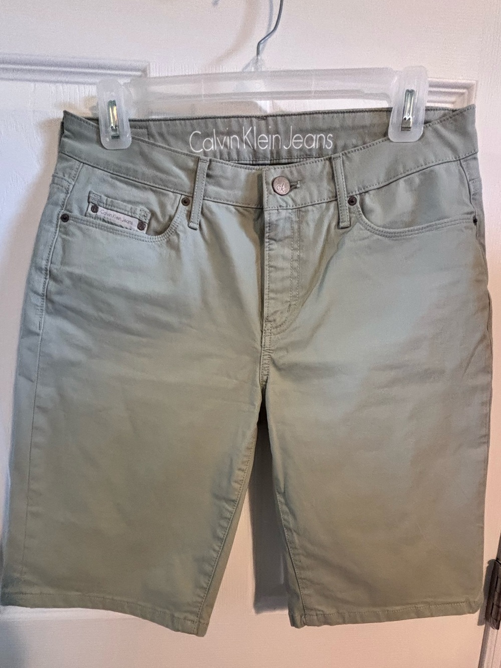 😍Calvin Klein Jeans Sage Green Sorts Size 6